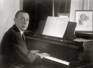Rachmaninoff_playing_Steinway_grand_piano